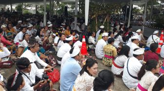 Jelang Nyepi, Umat Hindu Jakarta Rayakan Melasti di Cilincing