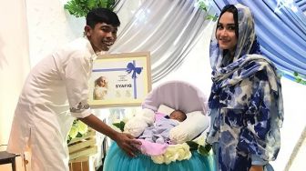 Sempat Ribut, Dede Sunandar dan Istri Pamer Kemesraan