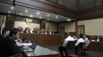 Wakil Ketua MPR, Mahyudin menjalani sidang lanjutan Setya Novanto di pengadilan Tipikor, Jakarta, Kamis (15/3). 