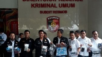 Polisi Bekuk 4 WNA dan 1 WNI Pembobol 64 Bank Lewat Skimming