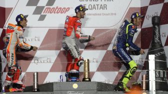 Dovizioso Juarai MotoGP Qatar, Valentino Rossi di Podium Ketiga