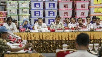 Rapat Uji Publik Rancangan Peraturan KPU di Kantor KPU RI, Jakarta, Senin, (19/3). 