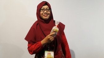 Retnosyari Septiyani Buat Wedang Uwuh Mendunia