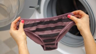 Begini Cara yang Benar Mencuci Celana Dalam, Sudah Lakukan?