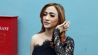 Amel Alvi Batal Menikah, Padahal Calonnya Pengusaha Hotel