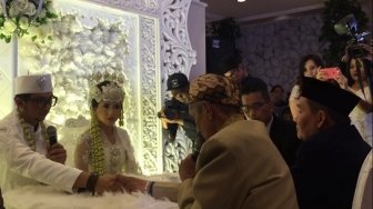 Poppy Sovia Resmi Menikah, Ijab Kabul Sempat Diulang 2 Kali