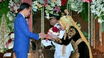 Libur Akhir Pekan, Jokowi Hadiri Resepsi Pernikahan Mantan Ajudan