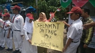 Siswa SD di Kalimantan Selatan Antusias Sambut Presiden Jokowi