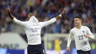 Jebol Gawang Rusia, Pogba Dedikasikan Gol buat Mendiang Ayahnya