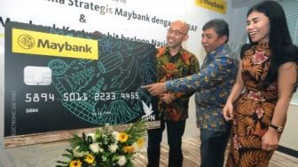 Maybank Luncurkan Kartu ATM Berlogo Gerbang Pembayaran Nasional