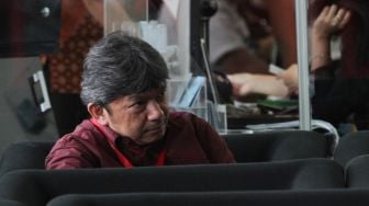 Mantan bos Citilink, Albert Burhan menjalani pemeriksaan di Gedung KPK, Jakarta, Selasa (3/4).