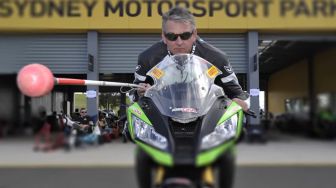 Tuna Netra Ini Berhasil Betot Ninja ZX-10R 266,685km/jam