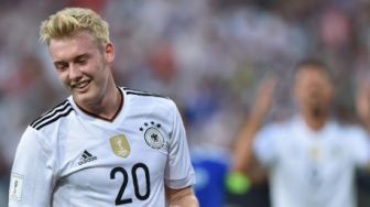 Dilirik Banyak Klub, Brandt Perpanjang Kontraknya di Leverkusen