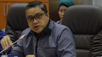 DPR Tengah Bahas RUU Pengawasan Obat dan Makanan