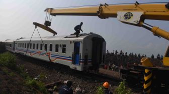 Tangisan Pecah, Masinis KA Sancaka Dimakamkan