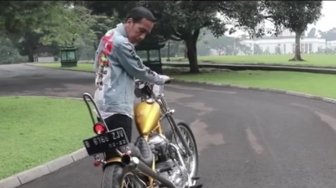 Jokowi Jual Motor Chopper, Gitar, sampai Helm buat Dana Kampanye