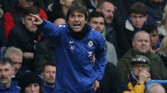 Chelsea Batal Menang, Conte Cuma Bisa Geleng-geleng Kepala