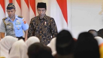 Presiden Joko Widodo menghadiri Peringatan Isra Miraj Nabi Muhammad SAW Tahun 1439 H di Istana Bogor, Jawa Barat, Selasa (10/4). 