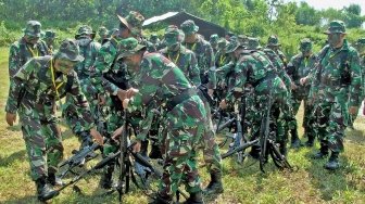 Dansat Kodam IV Diponegoro Latihan Tembak Tempur