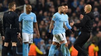 City Tersingkir, Guardiola Mencak-mencak pada Wasit