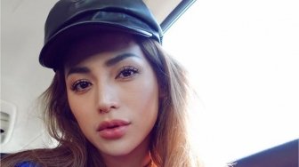 Peluk Batang Pohon, Aset Berharga Jessica Iskandar Menyembul