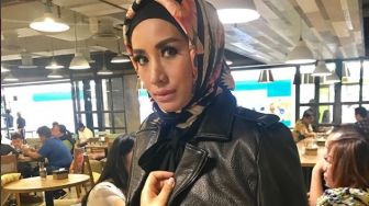 Shinta Bachir Berhijab Lagi, Begini Tanggapan Warganet