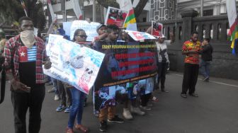 Mahasiswa Papua Tuntut Negara Adili TNI Penembak Warga Dogiyai