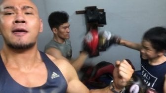 Makin Garang, Lihat Aksi Azka Anak Deddy Corbuzier Berlatih Tinju