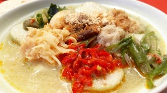 Jadi Sajian Wajib Saat Imlek, Ini Makna Lontong Cap Go Mehyang Sekilas Mirip Lontong Opor Lebaran