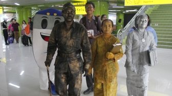 PT KAI Daop I Jakarta memperingati Hari Kartini di Stasiun Gambir, Jakarta, Sabtu (21/4).