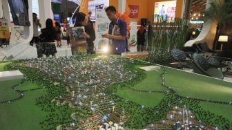 Pameran properti REI Mega Expo 2018 di Hall C3, JIExpo Kemayoran, Jakarta, Sabtu (21/4). 