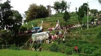 Bus Wisatawan Terjun ke Jurang, Tiga Penumpang Tewas