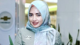 Laknat Netizen, Yuliast Mochamad Dinasihati Putri Opick