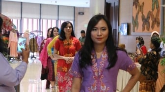 Kartini Masa Kini dalam Balutan Kebaya Encim dan Batik Tangsel