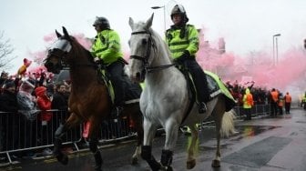 Fans Liverpool Dalam Kondisi Kritis Usai Bentrok di Luar Anfield