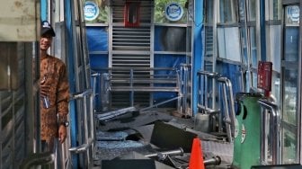 Halte Transjakarta Simprug Kembali Beroperasi