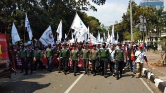 Buruh Mulai Bergerak ke Depan Istana Merdeka