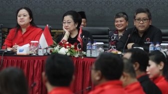 Ketua Umum PDIP Megawati Soekarnoputri membuka Rapat Koordinator Bidang Politik dan Keamanan di Kantor DPP PDIP, Jakarta, Kamis (3/5). 