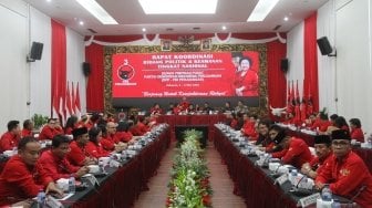 Ketua Umum PDIP Megawati Soekarnoputri membuka Rapat Koordinator Bidang Politik dan Keamanan di Kantor DPP PDIP, Jakarta, Kamis (3/5). 