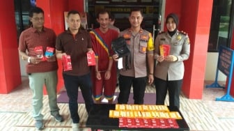 Demi Cinta, Taufik Rampok Puluhan Coklat untuk Pacarnya