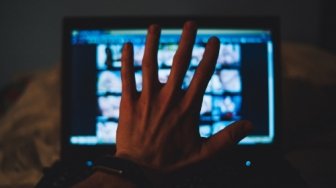 Hacker Ancam Bakal Bocorkan Aksi Pecinta Film Porno Lewat Powerpoint