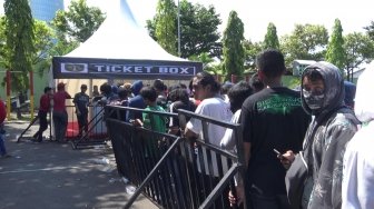 Antrean Tiket Persebaya vs Arema Kalahkan Tiket Nonton Dilan 1991