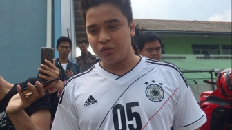 Skill Sepakbola Billy Syahputra Bikin Melongo