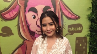 2 Potret Prilly Latuconsina dan Maxime Bouttier yang Anti Mainstream