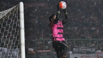 Kebobolan Tiga Gol, Kiper Persija Ini Minta Maaf