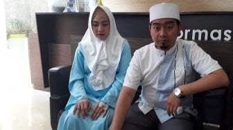 Istri Dikritik Joget di TikTok, Ustaz Solmed Membela Kasih Hukum Menari