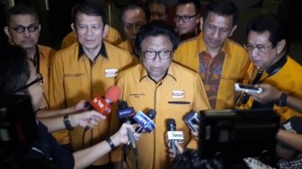 Meras Telah Lulus, OSO: Sudah Tak Ada Lagi Politik Saling Jegal di Hanura