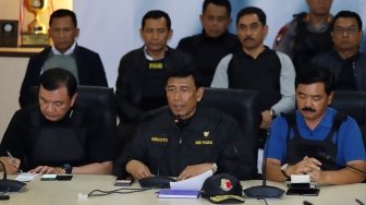 Menkopolhukam Beri Keterangan Pers