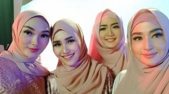 Cantiknya Ayu Ting Ting Pakai Hijab, Tapi...