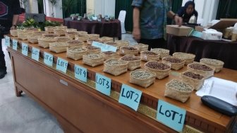 West Java Coffee And Art: KPLJB Lelang 20 Ton Kopi